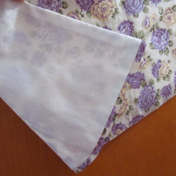Floral Curtain Valance ~ Beige with purple flowers ~ 18-3/4 x 104" ~ Beautiful! - Picture 12 of 13